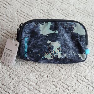 NWT Lululemon Mini Belt bag